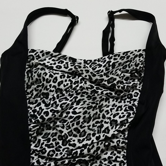 Jaclyn Smith Size 6 One Piece Swimsuit - Picture 2 of 7